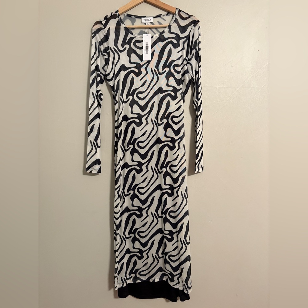 Stylish Black and White Patterned Dress